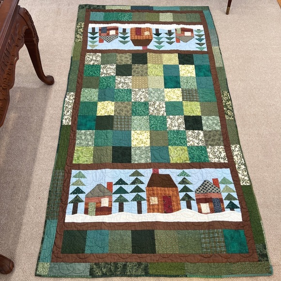 Handmade‎ Quilted Throw Blanket Winter Cabin Scene Green Red Christmas Theme